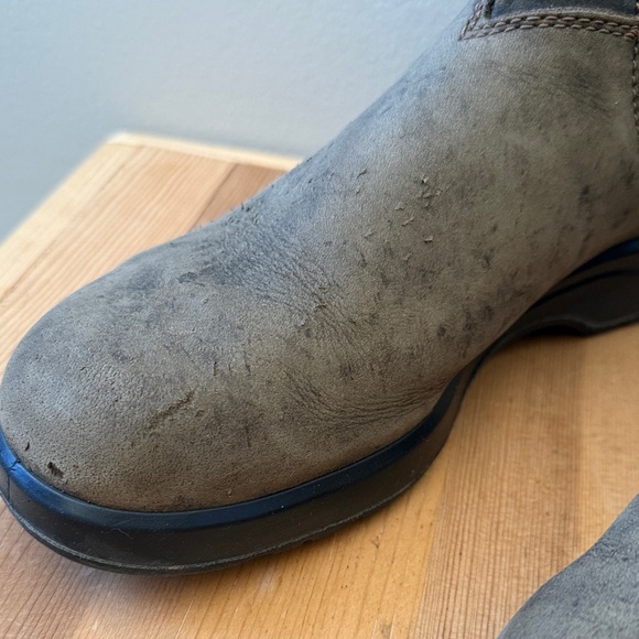 Blundstone Distressed Brown Leather Boots - Picture 5 of 8